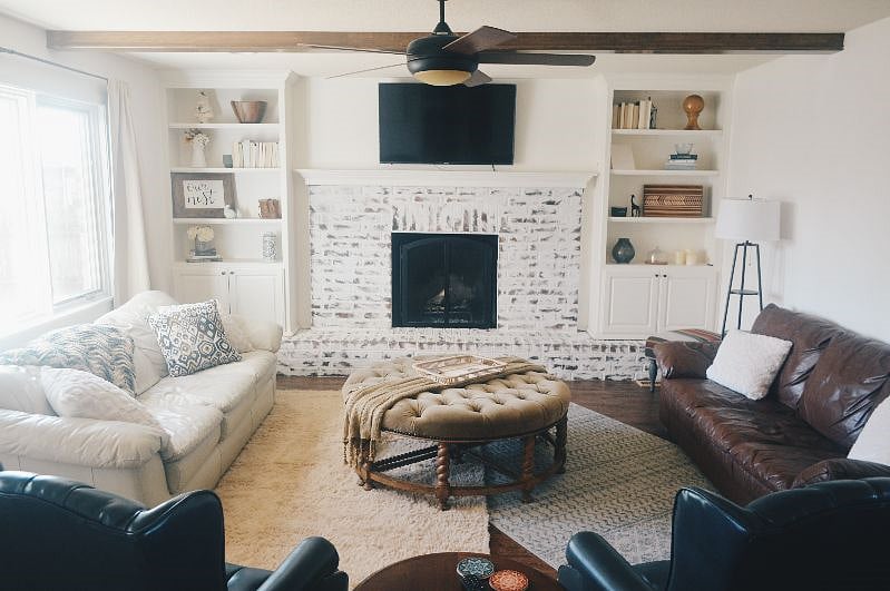 Living room on the 1st floor with TV and fire stick