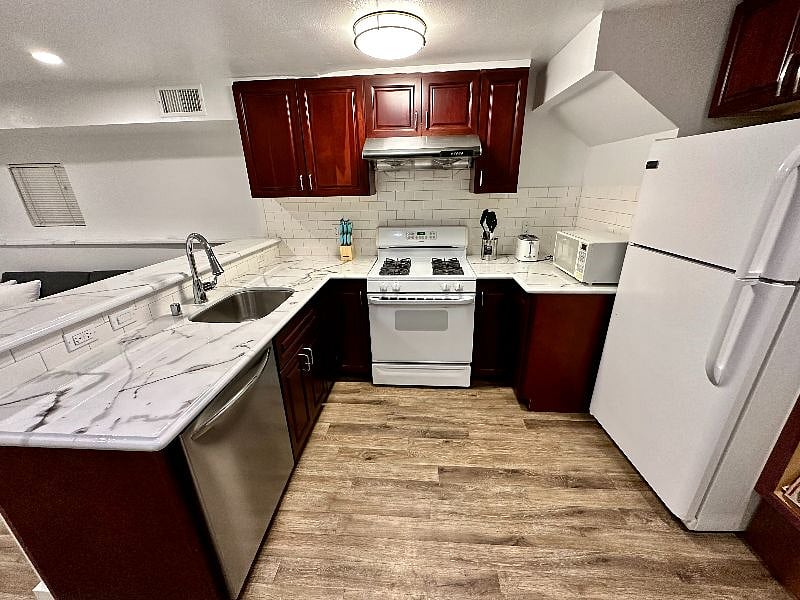 Furnished Finder property 493002_1 photo 5