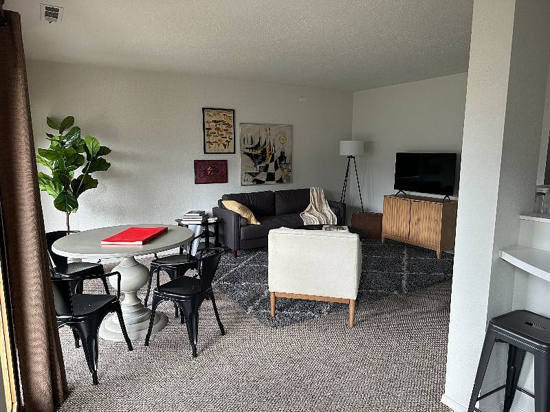 Furnished Finder property 493008_1 photo 3