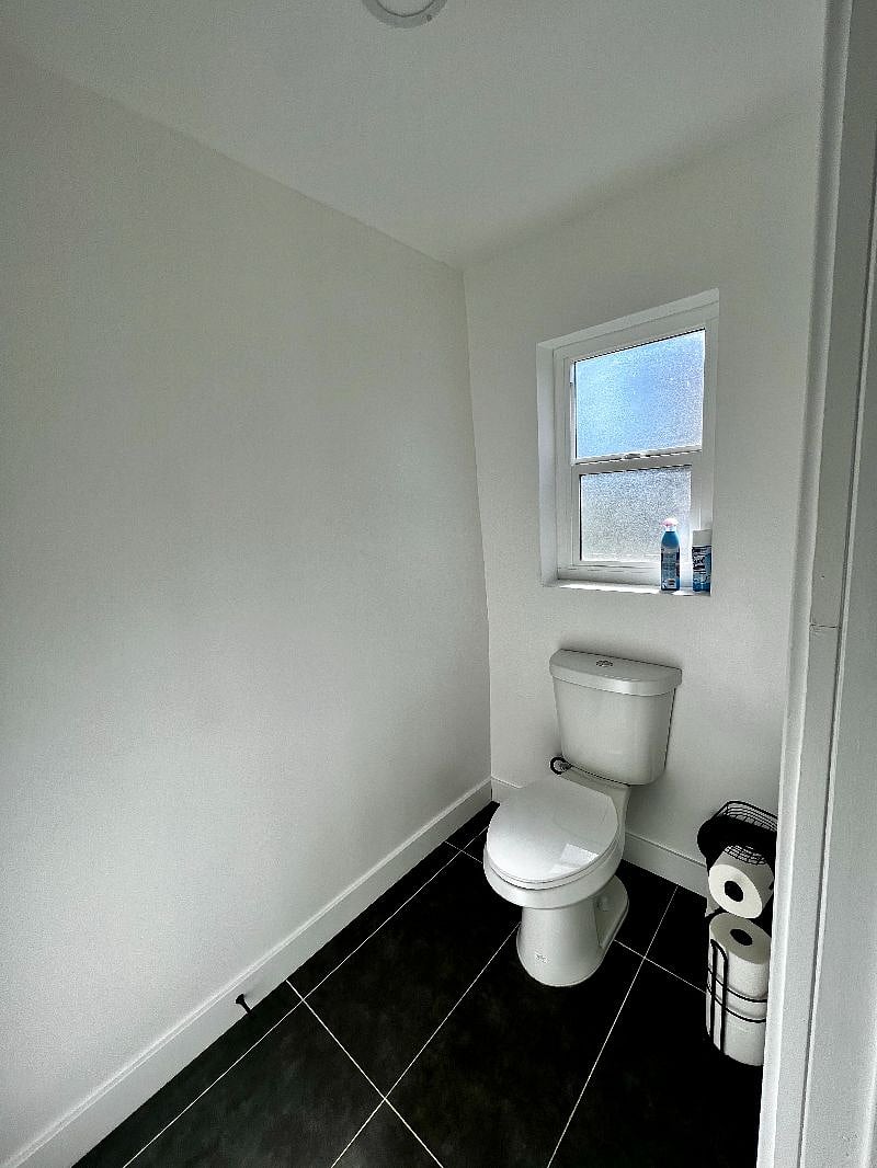 Separate toilet room