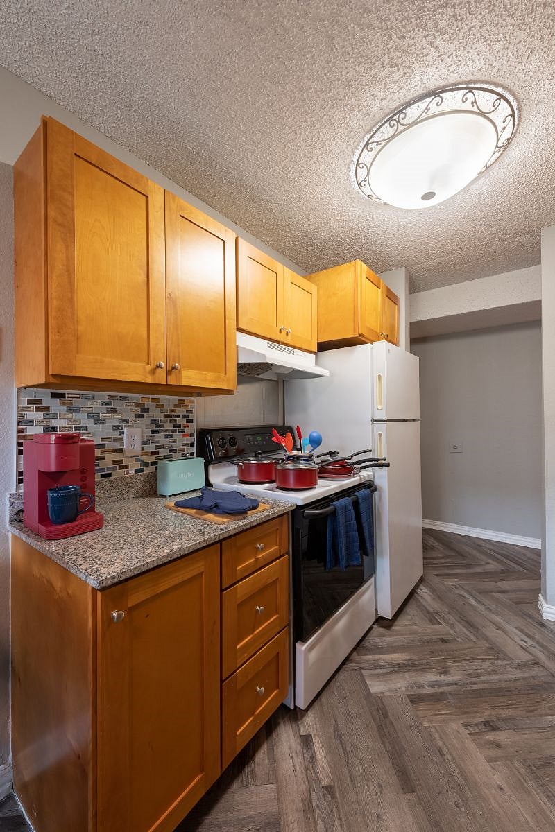 Furnished Finder property 493120_1 photo 3