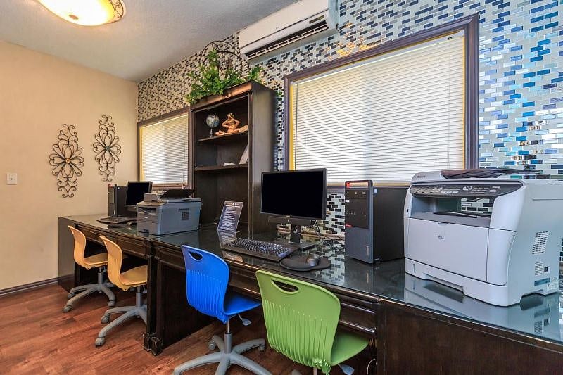 Furnished Finder property 493120_1 photo 24