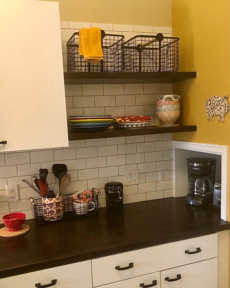 Kitchen counter w/appliance garage