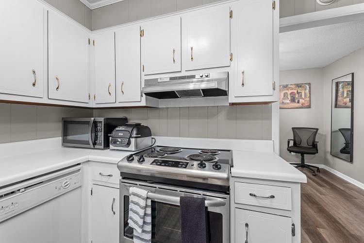 Furnished Finder property 493339_1 photo 12