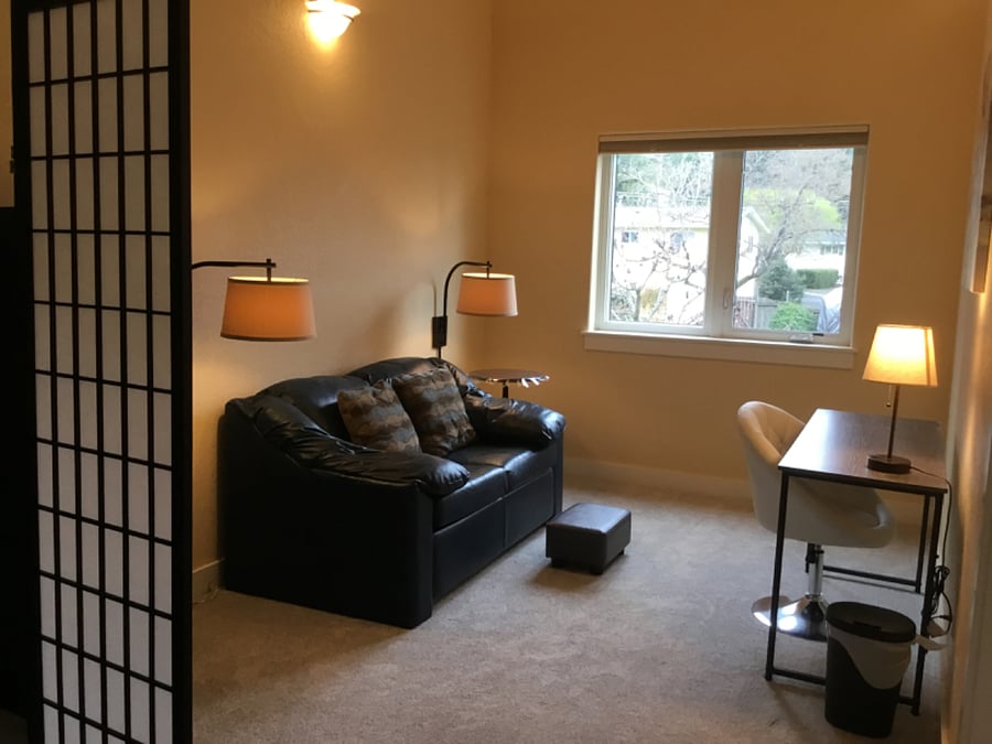 Loft (available for Laurel Room only).