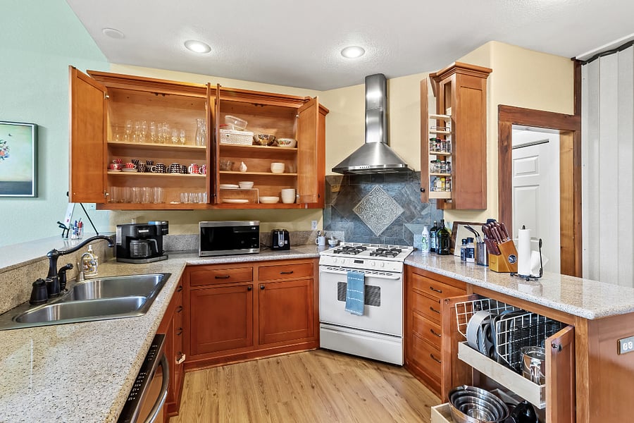 Equipped Kitchen