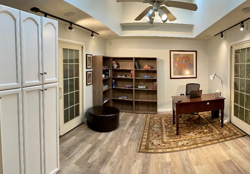 Large Office / Den with Skylights, Ceiling Fans / Pantry 