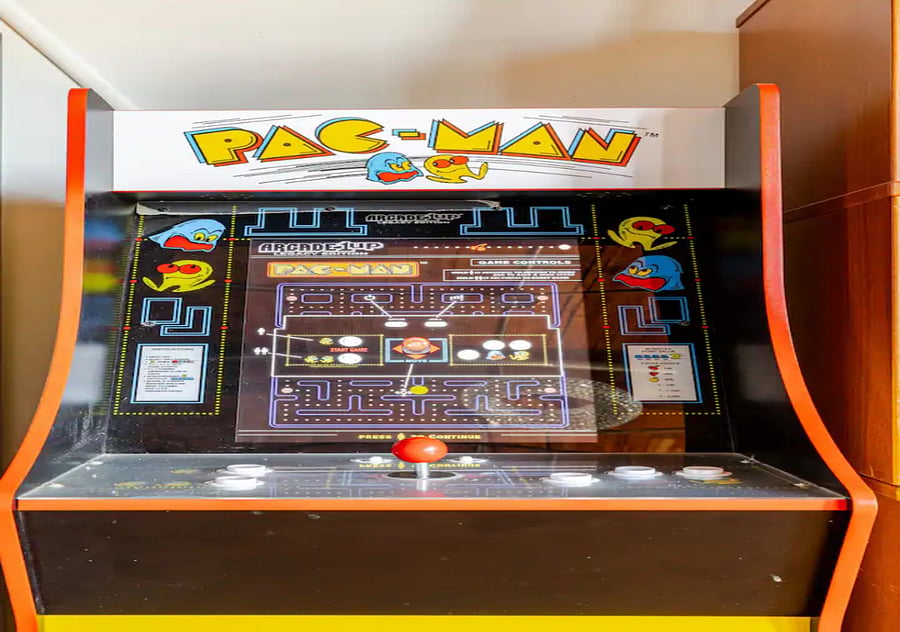 Pac Man Arcade Game