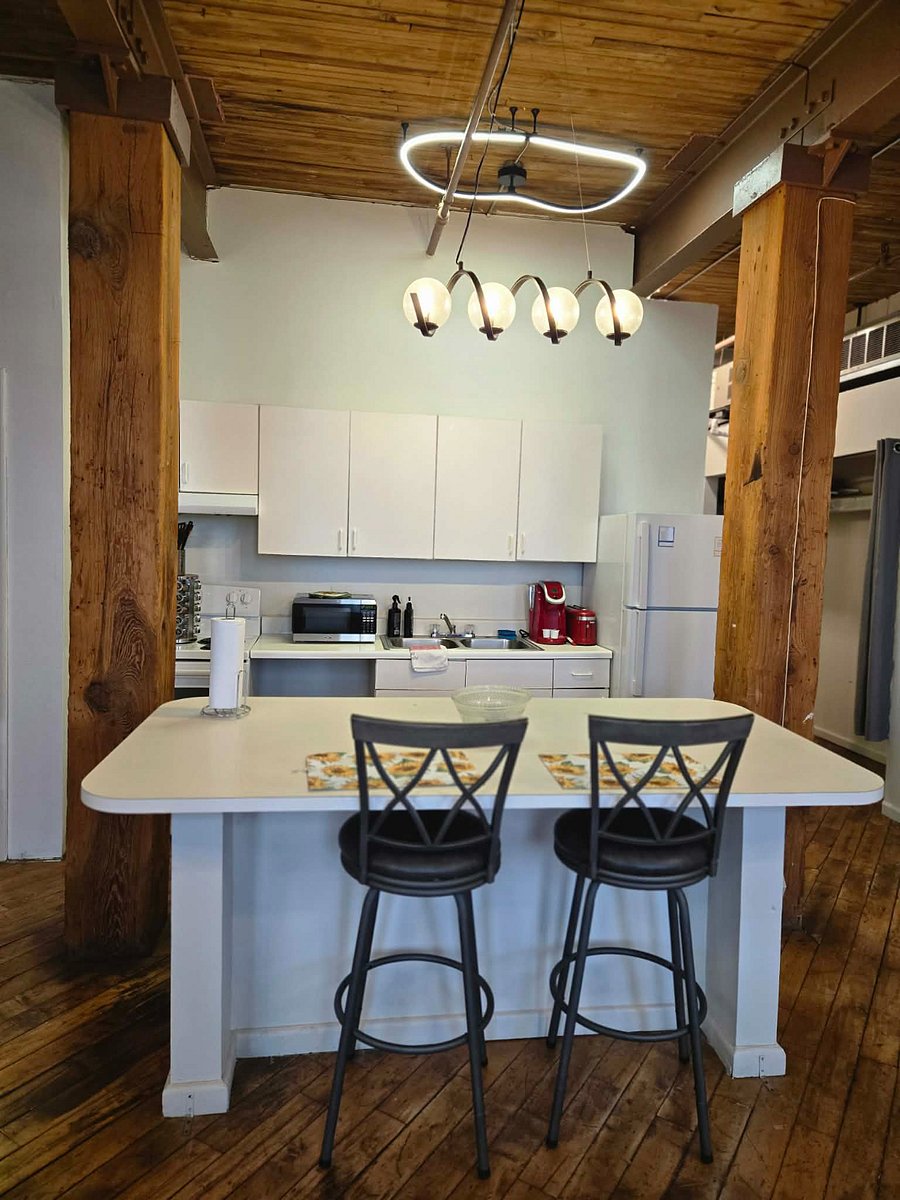 Kitchen and Kitchen Island