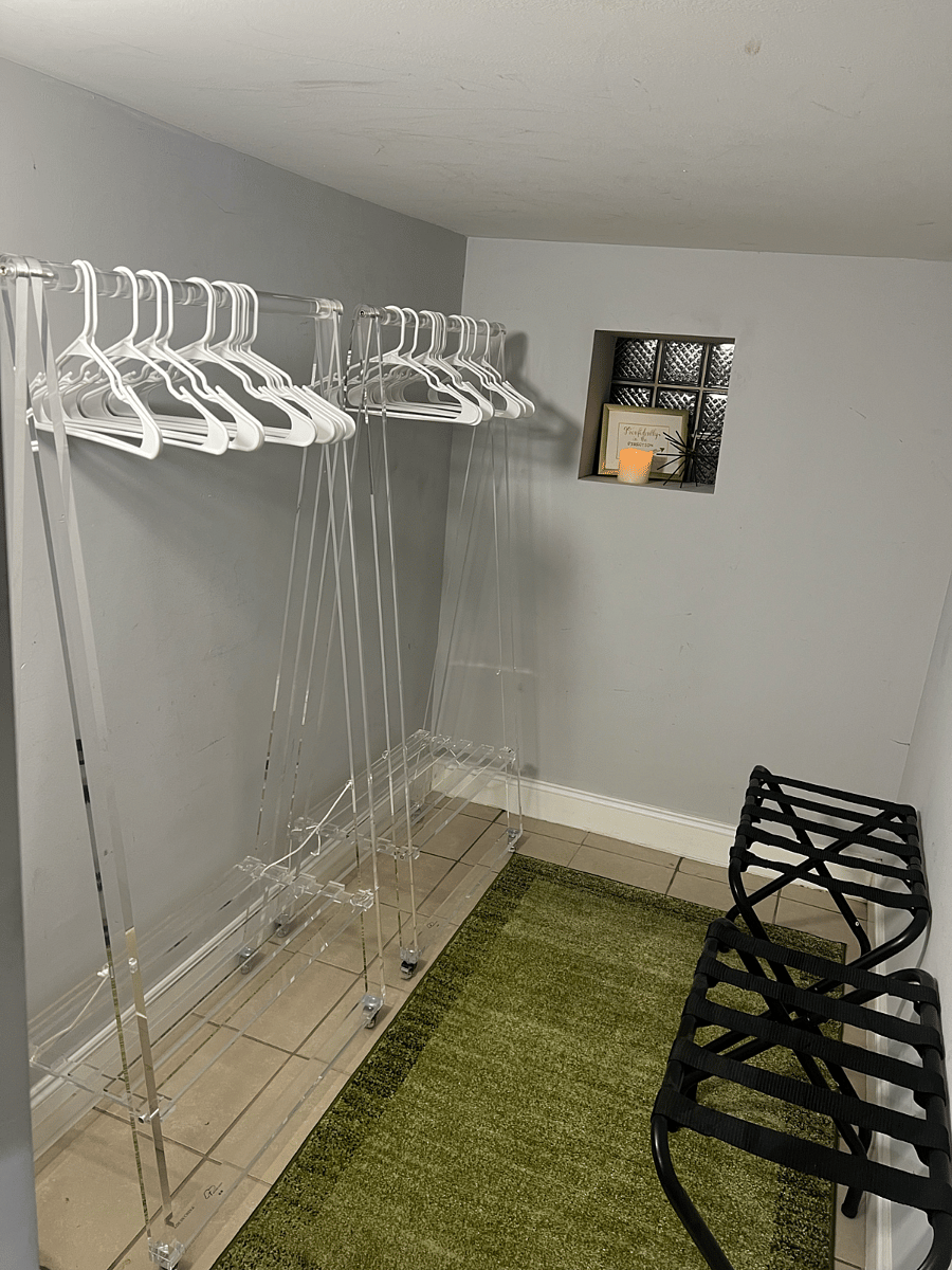 Closet/ Wardrobe