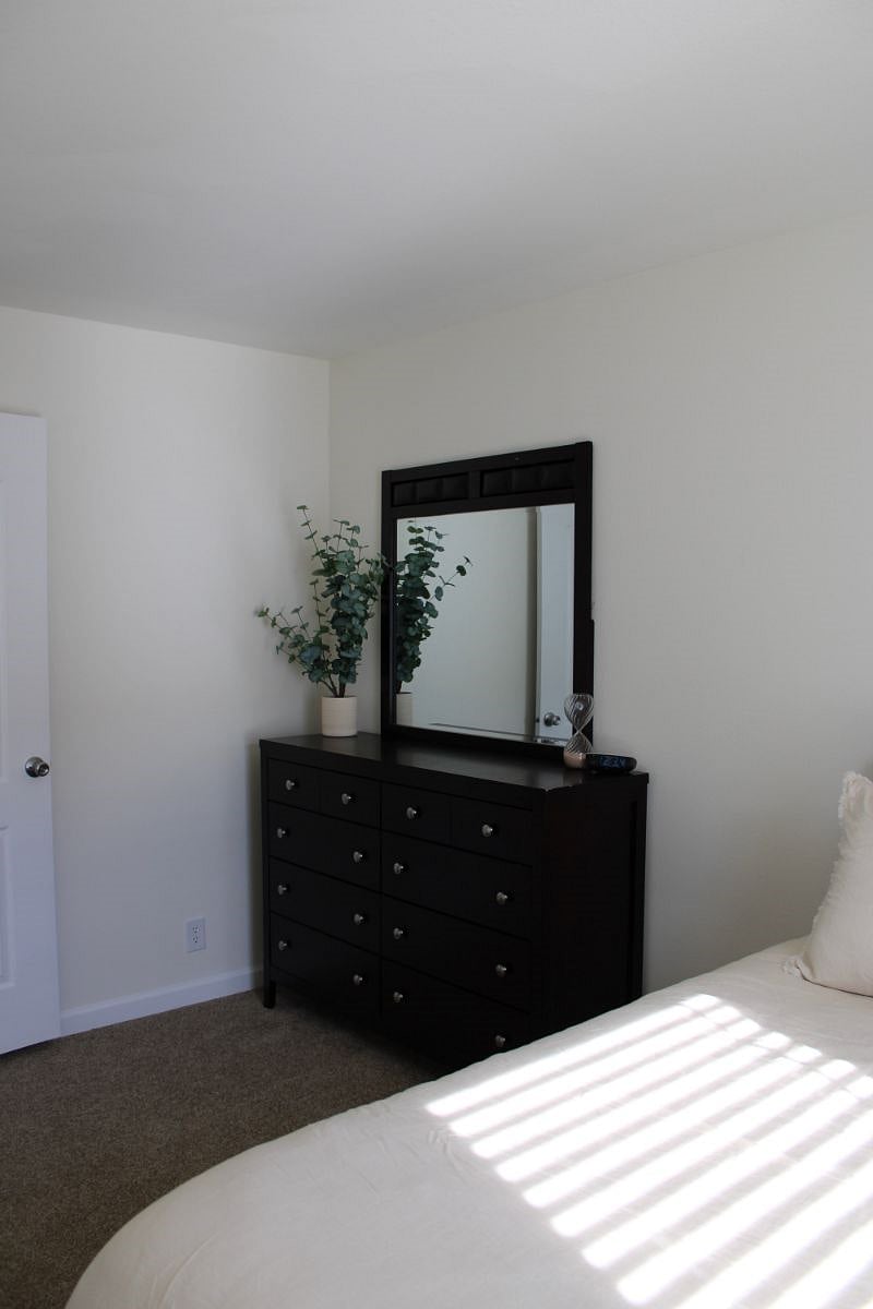 3rd bedroom with full