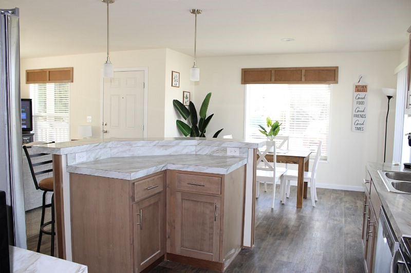 Kitchen/Dinning room