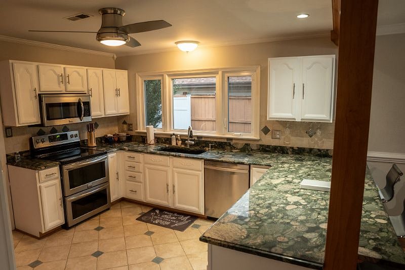 Kitchen (Fully Stocked)