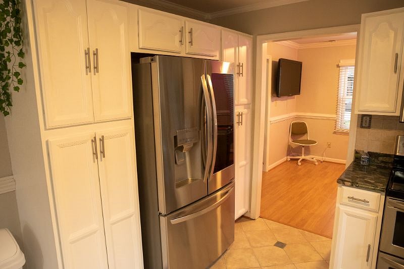 Kitchen (Pantry Storage)