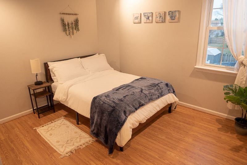 Guest Bedroom (1) with Double Bed and TV