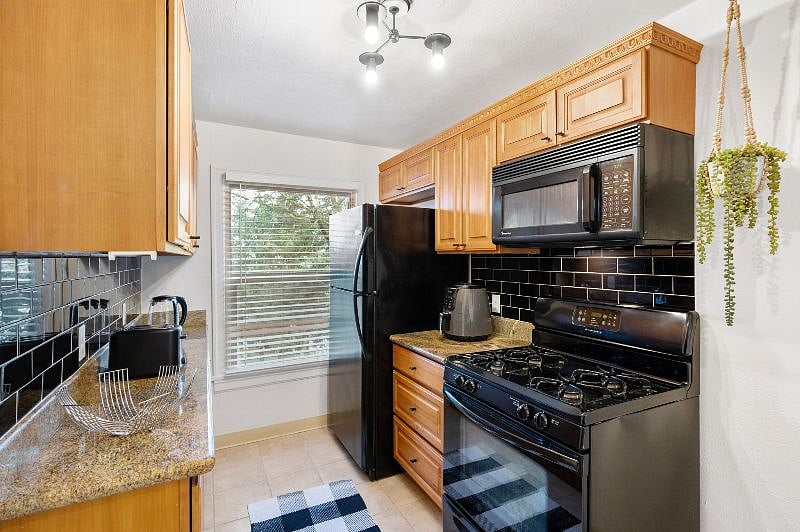Furnished Finder property 493666_2 photo 6