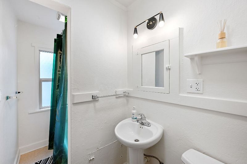 Furnished Finder property 493666_2 photo 14