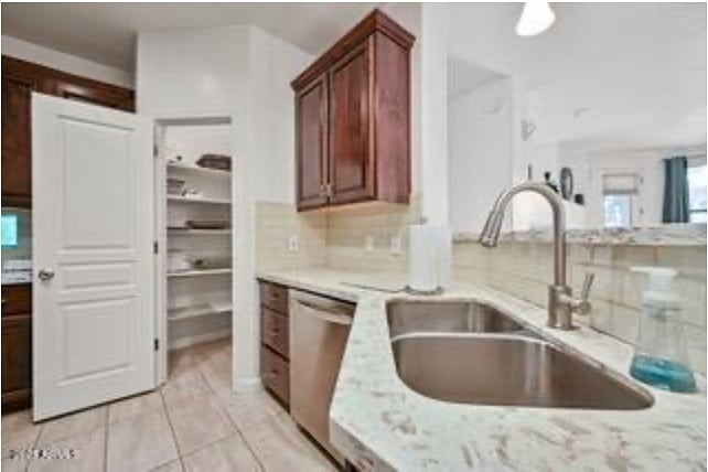 Kitchen pantry