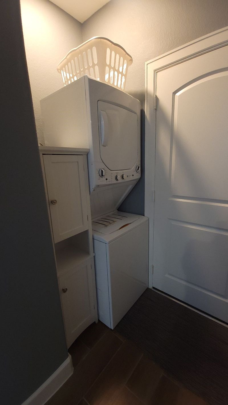 Laundry center and cabinet