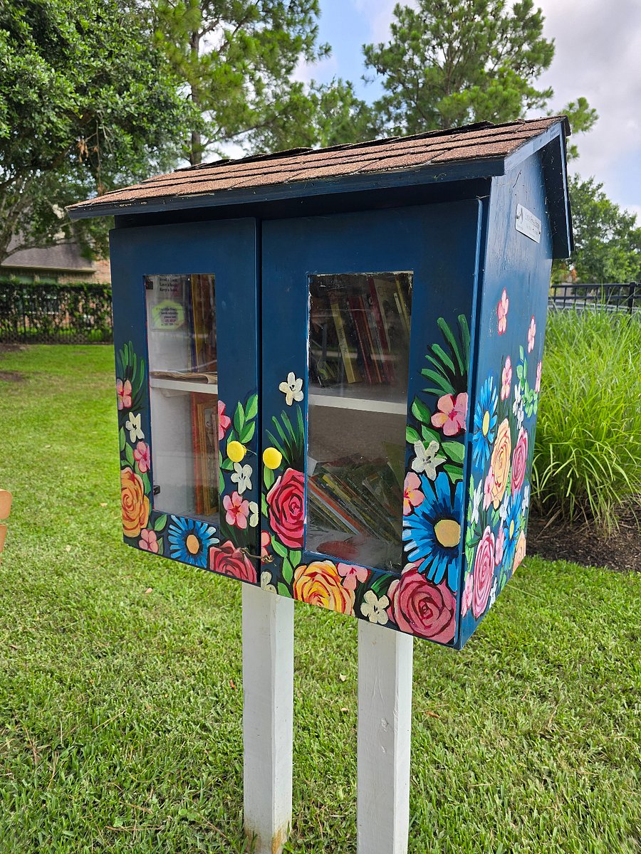 Community free book exchange
