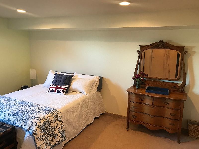 Queen bed, large closet and dresser, garden views.