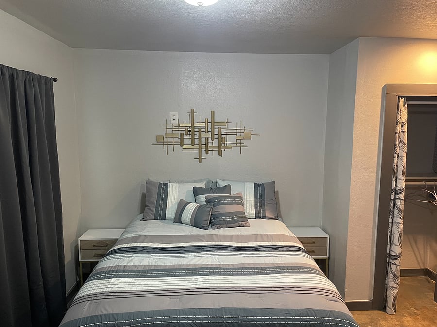 Queen bed with nightstands