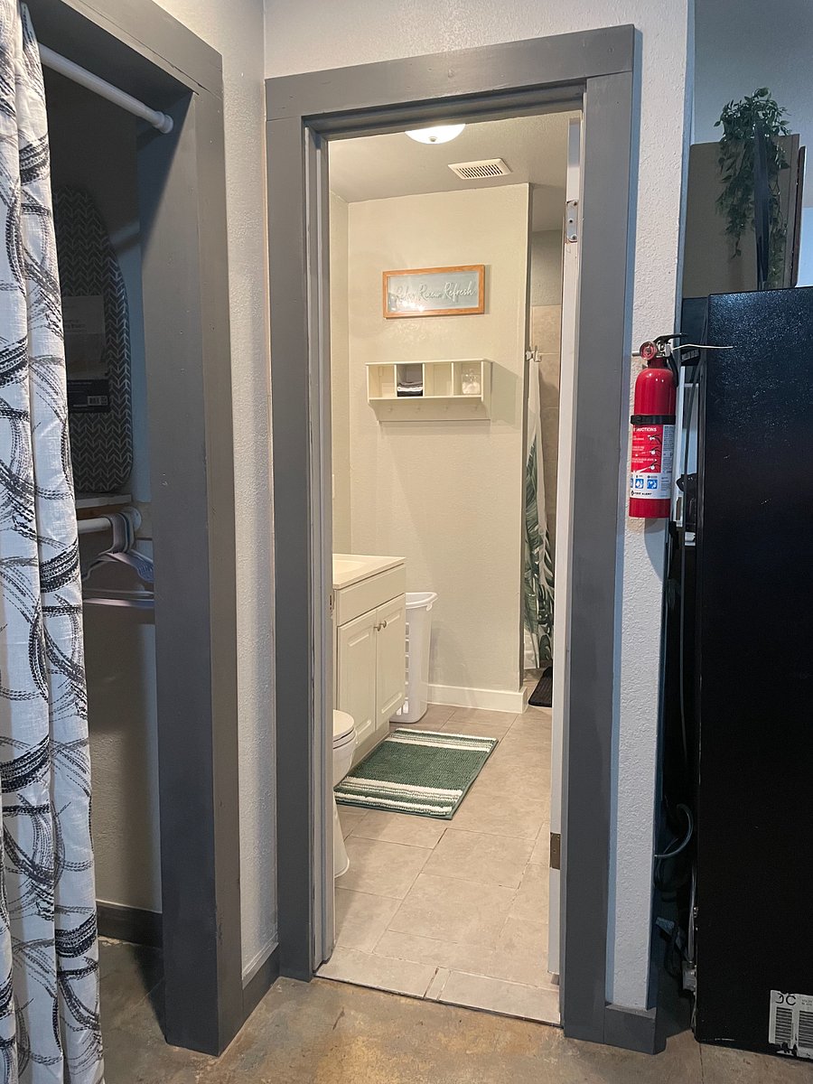 Area leading to bathroom