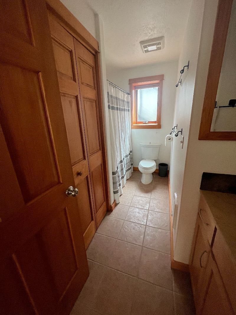 Hall Bath + Tub