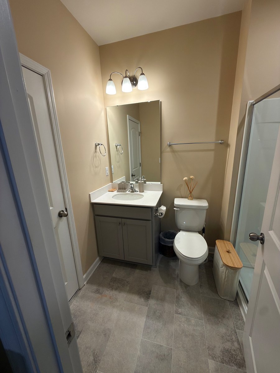 Bedroom 2 bathroom