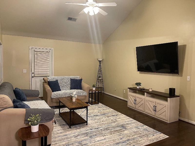 Furnished Finder property 494367_1 photo 2