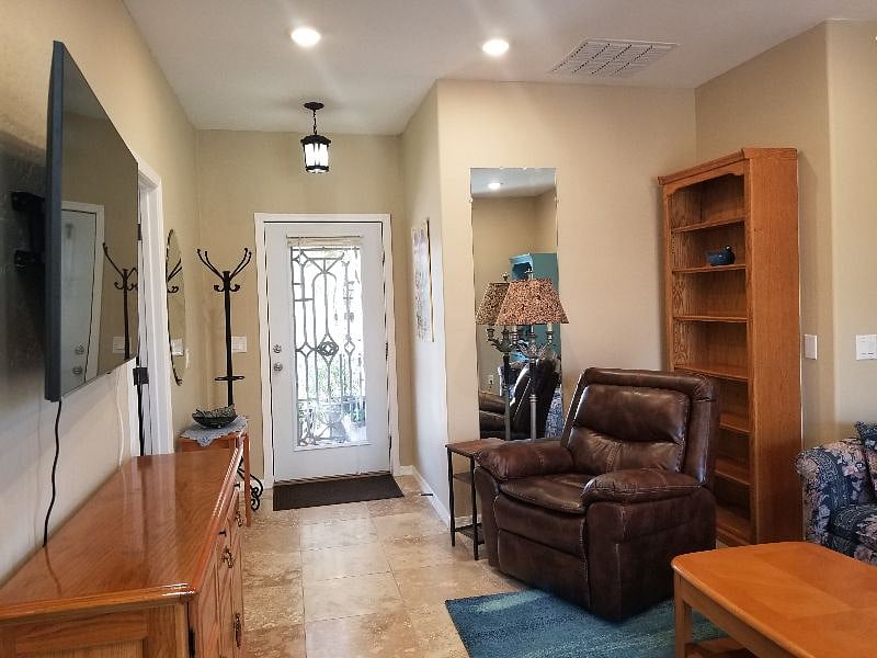 Furnished Finder property 494500_1 photo 3