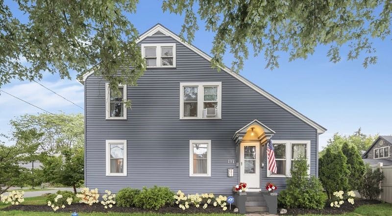Quiet Residential Neighborhood | Westside Saratoga | Walk to Downtown | Beekman Art District | Walk to Hospital