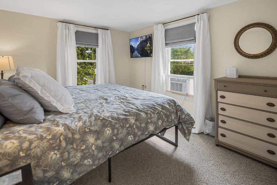 King Bedroom | 40 Smart TV | Closet Dresser | Blackout Roman shades | Blackout Drapes | Luxury Bed Linens