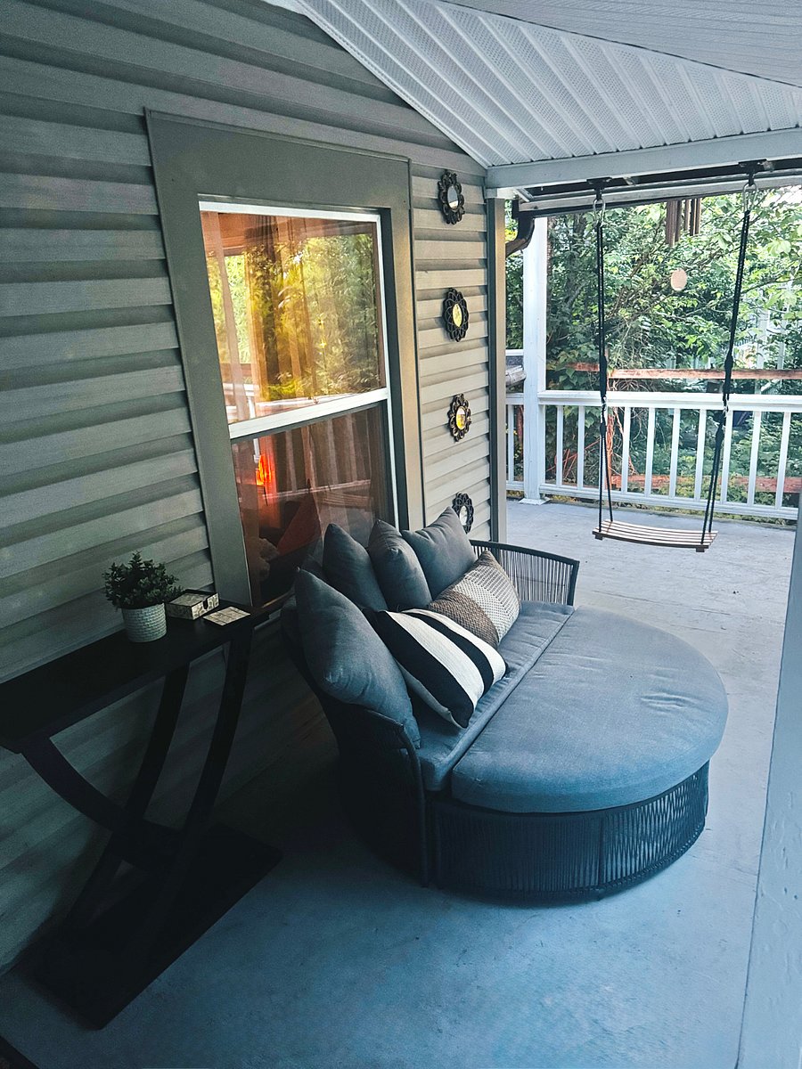 Comfy Daybed