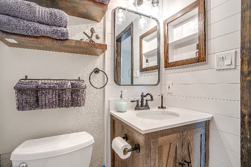Quality bath, hand, and wash clothes supplied in both bathrooms.