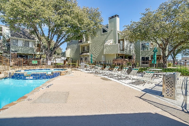Lots of places to relax and enjoy the amazing Texas weather!
