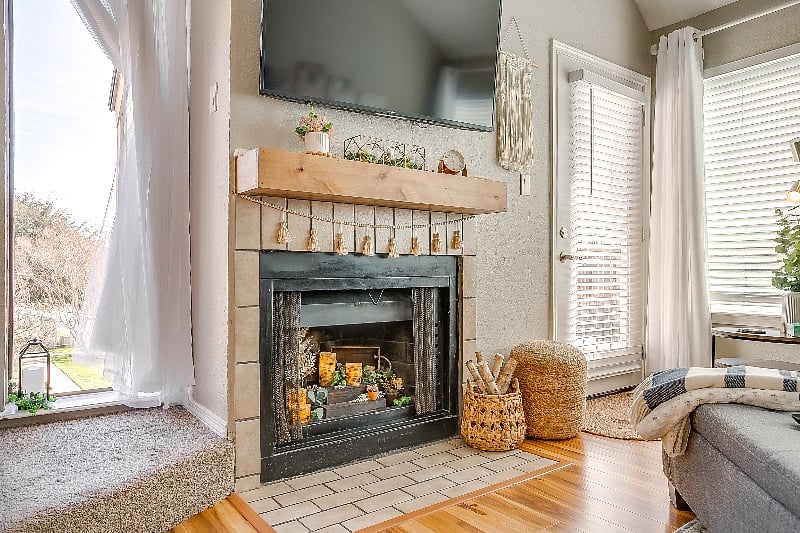 Beautiful focal point, SmartTV for your streaming enjoyment.