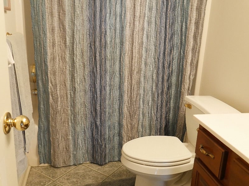 full bathroom w/tub-shower adjacent to Office 