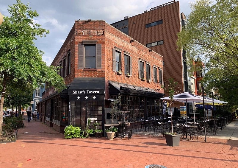 Just a short walk away, you'll discover a vibrant mix of fantastic dining options, lively bars, concert halls, Michelin-starred restaurants, and a variety of shopping spots to explore!