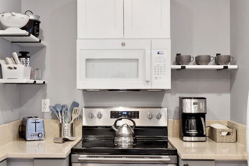 Kitchen has a nice flow making it easy to prepare meals.