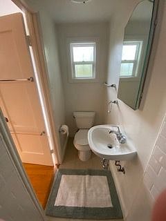 Overview of bathroom. 
