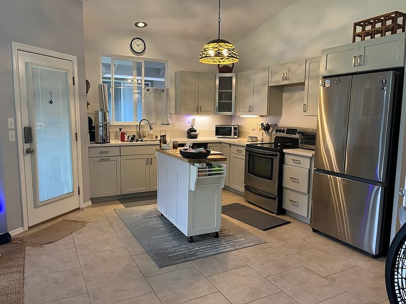 Furnished Finder property 495108_1 photo 1
