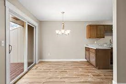 Spacious Dining area