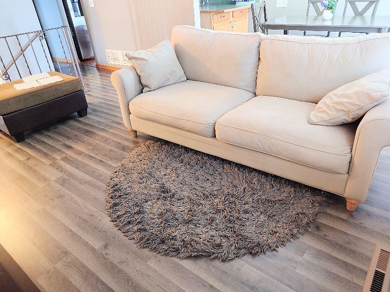 Furnished Livingroom