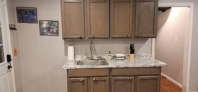 Wet bar with cabinets