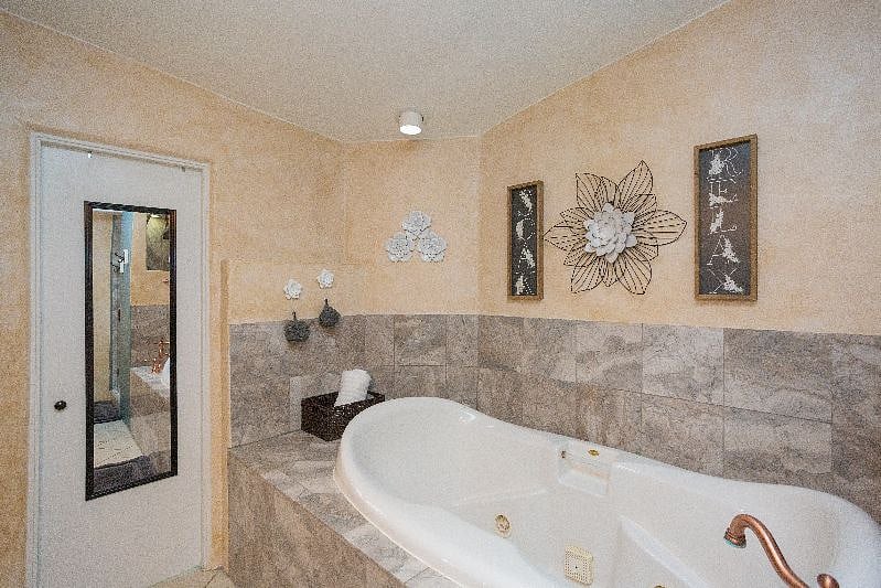 Furnished Finder property 495202_1 photo 22