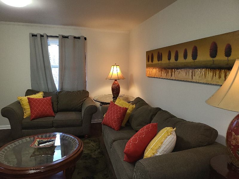 To help you relax after a long day or week, every aspect of this space has been taken into account. Burnt orange is reminiscent of the comfort of fire.