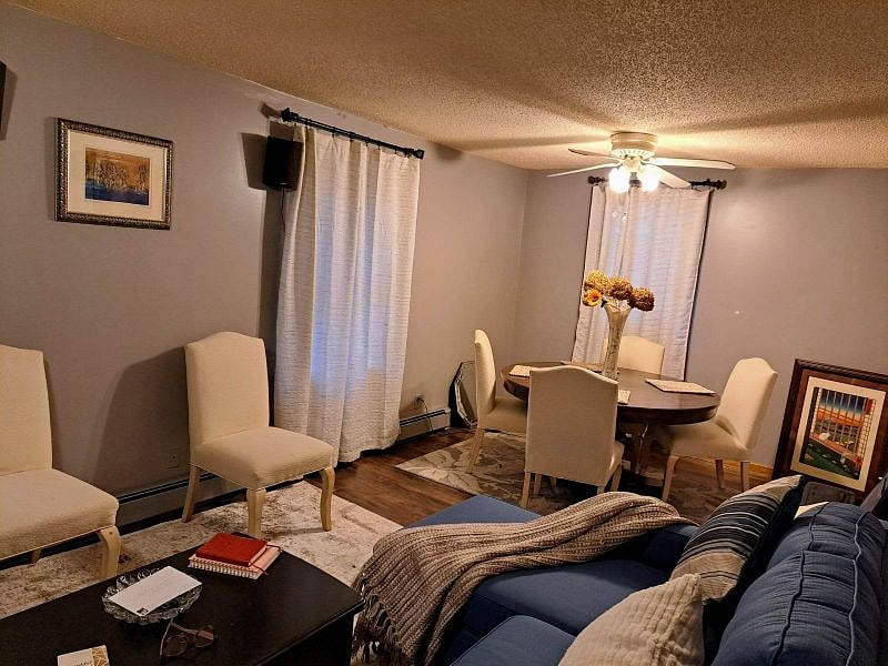 Formal Dining Room (6)
