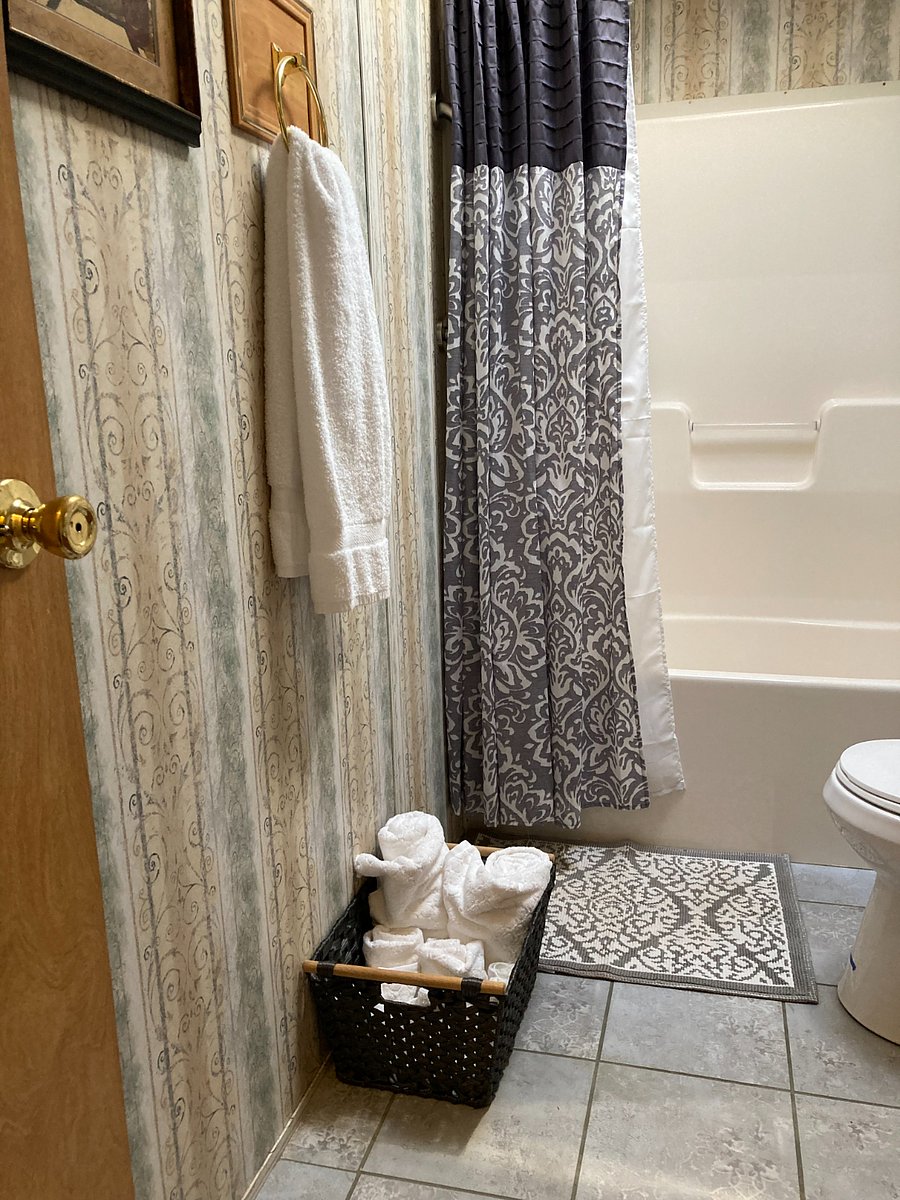 2nd Bathroom