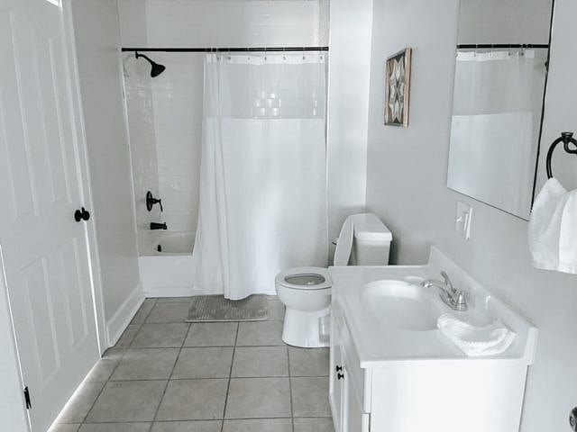2nd floor bathroom